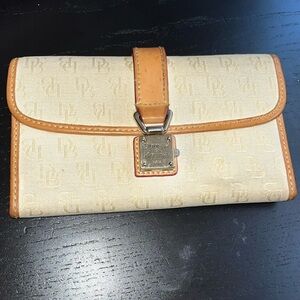 Dooney & Bourke Long Wallet